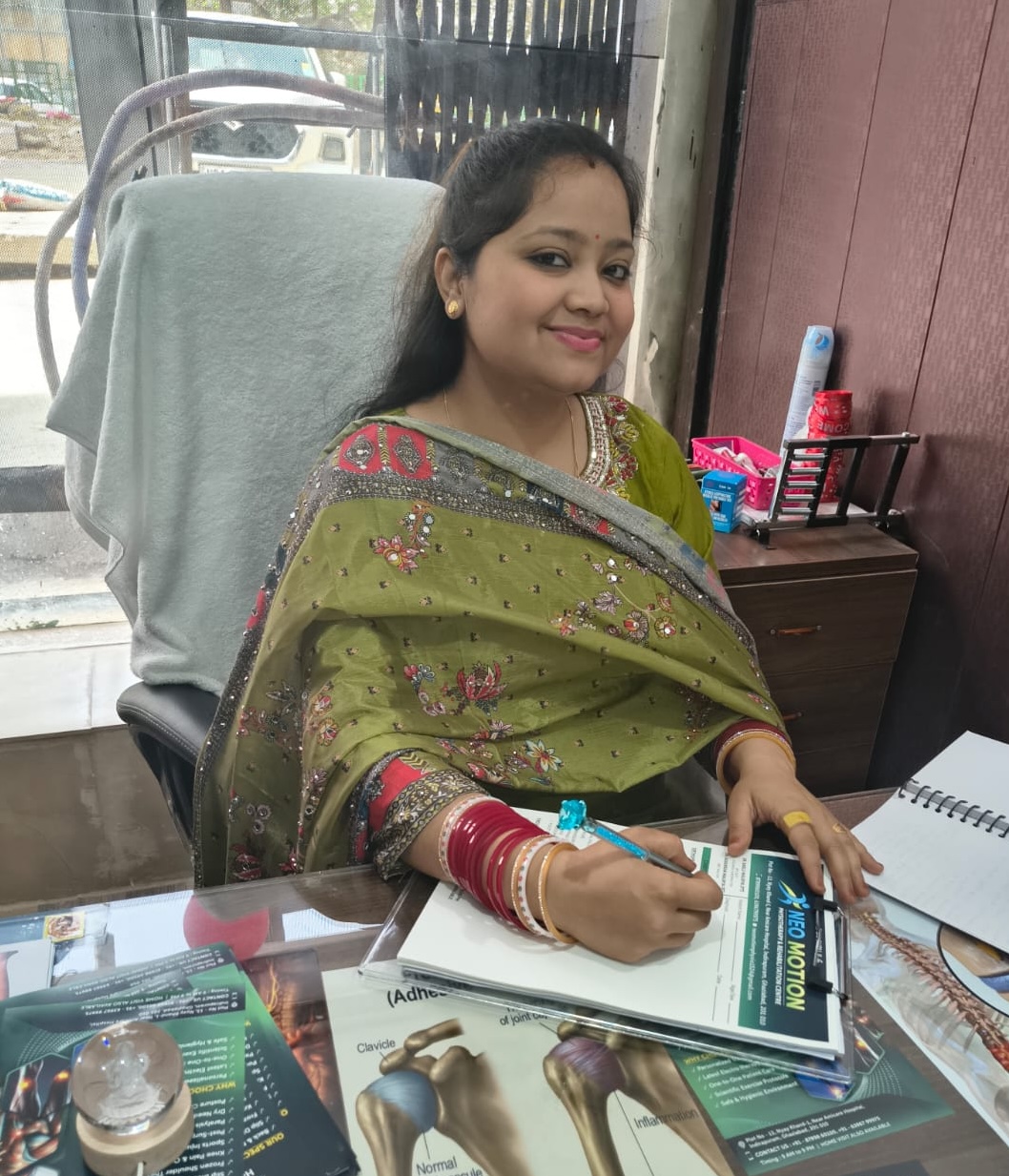 Aakanskha Maurya seated in the NeoMotion PhysioTherapy clinic